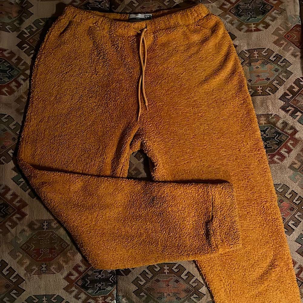 **URBAN BASICS Women’s Cozy Sherpa Lounge Pants**